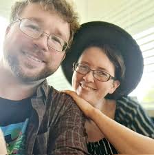 Danielle Lincoln Hanna (@DanielleLHanna)