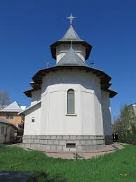 Google user (30/03/2017 23:35) bine lucrată, ceea ce nu mai întîlnești la alte biserici, sunt materialele din cupru folosite la acoperiș. Biserica Inaltarea Domnului Iasi Mapio Net