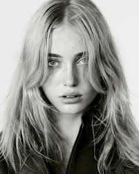 Faye Henderson's Instagram, Twitter & Facebook