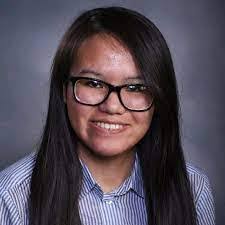 Melissa Yeakley's Instagram, Twitter & Facebook