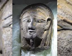 Maybe you would like to learn more about one of these? Antik Misir Mezarliginda Altin Maskeli Mumya Kesfedildi Arkeofili