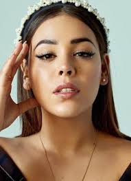 Historia de evani yo digo que danna estaba con villamil, pero lo terminó por isaza y villamil lo mató por despecho y por eso va al psicólogo @dannapaola @moratbanda #idiotamoratxdannapaola. Danna Paola Boyfriend Married Net Worth Measurements