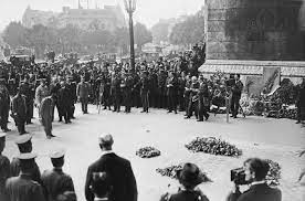 Fazer xixi bêbada é um momento tão reflexivo. Hirohito In Europe 100 Years On Historic Imperial Trip Celebrated For Its Vision Of Peace The Japan Times