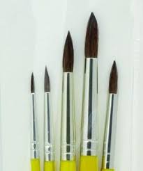 Clasp the handle of your brush in one hand and dip it into the container of water. Art Distribution R L Camel Hair Brush Set No 9121 5 Pack
