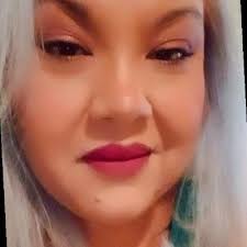 Elaina Olsen Lucas (@elainalucas)