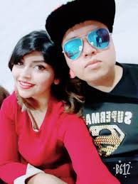 En minutos por Univalle TV 😍🎤🇧🇴 🤗🤗SIN LIMITES🤗🤗 ZAPATO ROTO  🎵🎵🎵ME VOY🎵🎵🎵