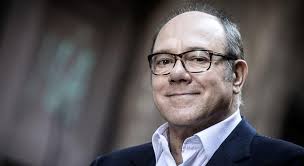 La riserva fu sciolta dopo una lunga riflessione nella quiete della sua residenza di campagna. Carlo Verdone Recensione E Anticipazioni Di Si Vive Una Volta Sola
