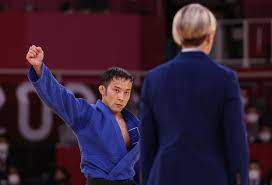 24日、東京五輪の 柔道 男子60キロ級決勝で 高藤直寿 が金メダルを獲得した。 Gzfvogvzf6g51m