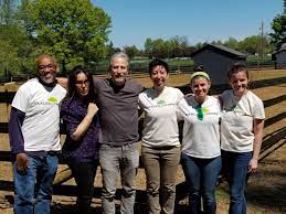 When i was a college freshman in 2002, we used to gather in the basement of our dorm, next to the laundry machines, on smelly, ramshackle couches to watch the daily show. Harlem Grown On Twitter Hg In Colts Neck Nj Guests Of Tracy Jon Stewart And Their Amazing Team At Animalsanctuary Cant Wait To Get Our Kids Down There Growingtogether Seeittobeit Petedominick Https T Co Kw0jfzg8qj