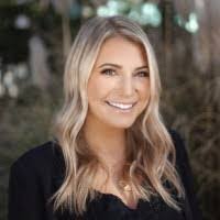 Julia Morasch's Instagram, Twitter & Facebook