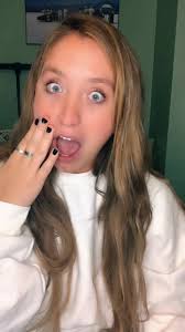 Valeria Shopping Queen