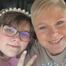 Enesco Growing Up Girls porcelain figurine, Age 9 Birthday Girl