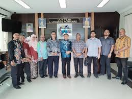 Pejabat pendidikan daerah padang terap pendang 06300 kuala nerang, kedah darul aman. Yb Nurul Izzah Anwar En Twitter Pada Khamis Yang Lalu Telah Berlangsung Kunjungan Hormat Dari Pejabat Parlimen Permatangpauh Ke Pejabat Pendidikan Daerah Seberang Perai Tengah Bagi Membincangkan Kerjasama Pemantapan Dan Pemerkasaan