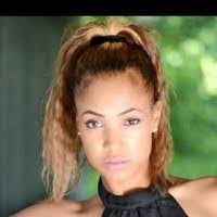 Kim Gillet's Instagram, Twitter & Facebook