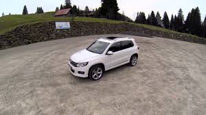 Manufacturer press release and gallery of 88 high resolution images. Comparison Volkswagen Tiguan R Line 2015 Vs Volkswagen Tiguan Sel 2017 Suv Drive