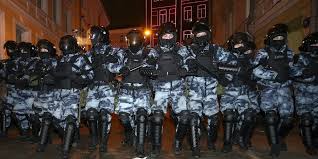 We did not find results for: Riot Gear Clad Russian Police Violently Crackdown On Peaceful Protests Over Navalny S Prison Sentence Business Insider Mexico Noticias Pensadas Para Ti
