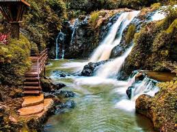 9 Tempat Wisata Curug Di Bandung Terlengkap 2020 Bandung Holidays