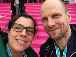 Liebe Grüße vom Pink Carpet! Unser Kollege Björn Vosgerau und unsere  Autorin Catharina Junk haben morgen die Ehre, unser Serienkonzept bei  Canneseries im Rahmen des MIPTV Festivals pitchen zu dürfen! Regie: Thomas