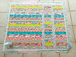 Over 100 free quilt patterns and tutorials using jelly roll strips, including designs easy enough for a beginner to sew. How To Make A Jelly Roll Quilt 49 Easy Patterns Guide Patterns