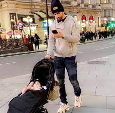 Beşiktaş'ta rachid ghezzal'ın sağ kalça ön adalesinde gerilme ve ödem tespit edildi. Rachid Ghezzal Wiki 2021 Girlfriend Salary Tattoo Cars Houses And Net Worth