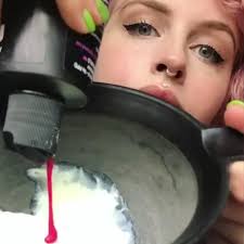 Dye your hair in your bathtub or shower while looking in the mirror or with an in shower mirror if at all possible. Can I Dye My Hair Wet Or Is It Better When It S Dry