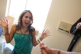 Natalia rossi looks absolutely gorgeous when her beautiful pretty face is covered with creamy nutsauce spermload. Natalia Rossi Cumshot Surprise Porn Vide