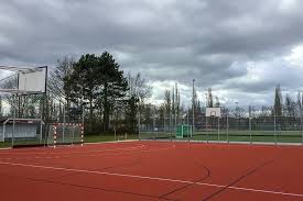 Das adidas gym, laufstrecken, tennisplatz, beachvolleyballfelder, basketballplatz, skatepark. Basketballkorbe An Der Falkenwiese Basketballkorbe Basketball Fussballplatz