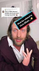 Chris Elliott's Instagram, Twitter & Facebook