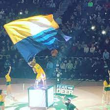 This city of milwaukee flag patch is embroidered with vibrant colors and a white merrowed border. Milwaukee Will Get A New Flag But What It Will Look Like Is Still In Question