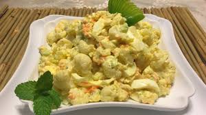 La coliflor cocida es una de las formas más saludables y se puede combinar con infinidad de verduras, como por ejemplo, la patata, la zanahoria o el brócoli, entre muchos otros. Ensalada De Coliflor Receta Deliciosa Youtube