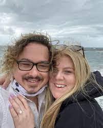 Ashley Singerman's Instagram, Twitter & Facebook