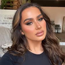 Looking for a u16 size 6-8 fast starter costume no stones and price with  the picture please xx