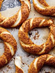 Simit Tyrkiske Brodringer Med Sesamfro Med Video Oppskrift Mat Og Drikke Norske Oppskrifter Matlaging