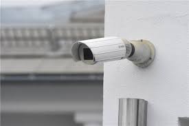 Solche systeme können sie auch bei aufnahmen benachrichtigen und ihnen somit einen zeitnahen alarm liefern, dass jemand in ihrem haus oder auf ihrem grundstück aktiv ist. Hilft Mir Videouberwachung An Meinem Haus Gegen Einbrecher Wirklich