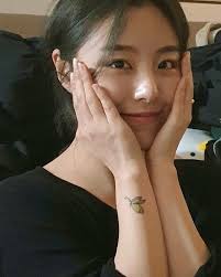 Don't forget to like and click the subscribe button for more updates.photos and music belong to their respective owners. ð'Šâ„Žð''ð''ð'–ð'› å¥³ã®å­ ã¾ã‚€ è¼
