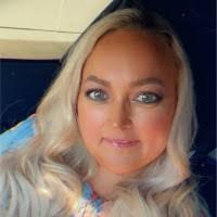 Tracy Selby's Instagram, Twitter & Facebook