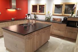 Cuisine plan de travail granit. Ilot Central Et Plan De Travail En Granit Noir Polygranit