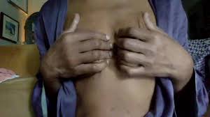 Exprimirlos burlarse de ellos tetas tetas largas pezones largos