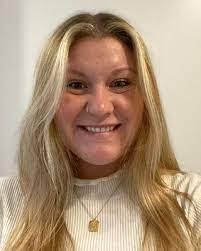 Lauren Holst's Instagram, Twitter & Facebook