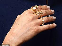 The ring has no aura either. Ruth Dodsworth Engagement Ring The Film Plot Is Based On A Drama Of The Same Name By Azerbaijani Writer Vagif Samadoghlu