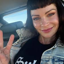 I LOOOVE a good #ThrowbackThursday !! Get up with me today and get moving…  we'll do it together!! This move is an oldie but a goodie from filming my  TV Show Daily