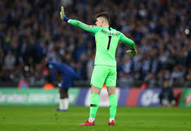 Kepa arrizabalaga revuelta (ondárroa, vizcaya, 3 de octubre de 1994) es un futbolista español, que juega como portero y su equipo actual es el chelsea f. Chelsea Keeper Kepa Arrizabalaga Fined Following Maurizio Sarri Feud