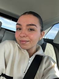 Hello everyone! My name is Laura Bel, I am 22 years old and I am planning  to stay all summer in Kinsale. Im looking for a family to stay with, due to