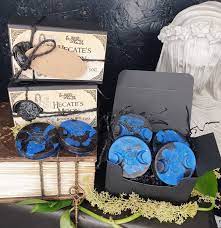 Hecates Moon Wax Melts  Witch Wax Melts, Triple Goddess Gift, Moon  Goddess Gift, Pagan Wax Melts, Tobacco and Oak - Etsy