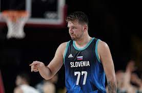 籃球起源於 1891 年，是一位美國的體育老師 james naismith ，他為了讓學生在嚴寒的冬季有個有趣且適合在室內進行的運動，但又不會像美式足球容易受傷，因而發明籃球，並訂出十三條規則。. æ±å¥§ æ±å¥'å¥‡ç‹‚è½Ÿ48åˆ†å¯«ç´€éŒ„æ–¯æ´›ç¶­å°¼äºžå¤§å‹é˜¿æ ¹å»· é‹å‹• ä¸‰ç«‹æ–°èžç¶²setn Com