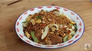 300 gram mi basah, siram air hangat dan tiriskan. Senikmat Buatan Abang Abang Ini Resep Mi Tek Tek Ala Devina Hermawan