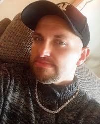 We got ling ling still out here panhandling 😂 i remember being like 8 and  seeing her, I'm now 18 with a foodtruck and shes still out here 💀💀 to  each their