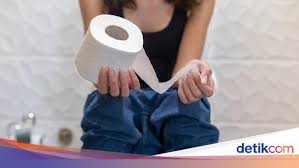 Bayi buang air besar begitu kerap, sehingga 10 kali sehari adakah normal? Kenapa Bab Selalu Disertai Pipis Dan Tidak Berlaku Sebaliknya