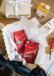 A Perfect Holiday Pairing Starbucks Holiday Blend With Lindt Lindor Milk Chocolate Truffles Starbuc Starbucks Holiday Blend Holiday Pairings Lindt Chocolate