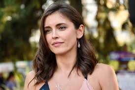 VJERA JOJ JAKO VAŽNA: Amra Džeko oduševila fotografijama sa UMRE (FOTO)